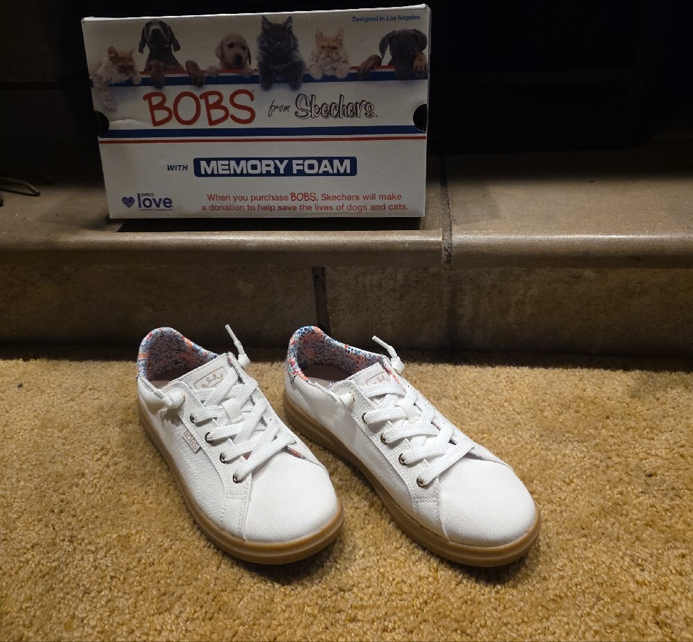 Skechers Women's White Low-Top Sneakers with Patterned Lining - Picture 2 of 5